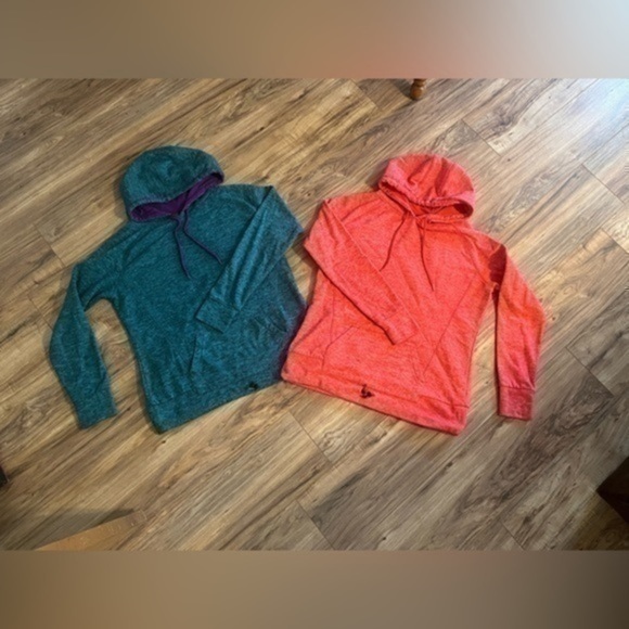 2 pair of zero energy hoodie, sweaters size large (10-12) - Picture 1 of 7
